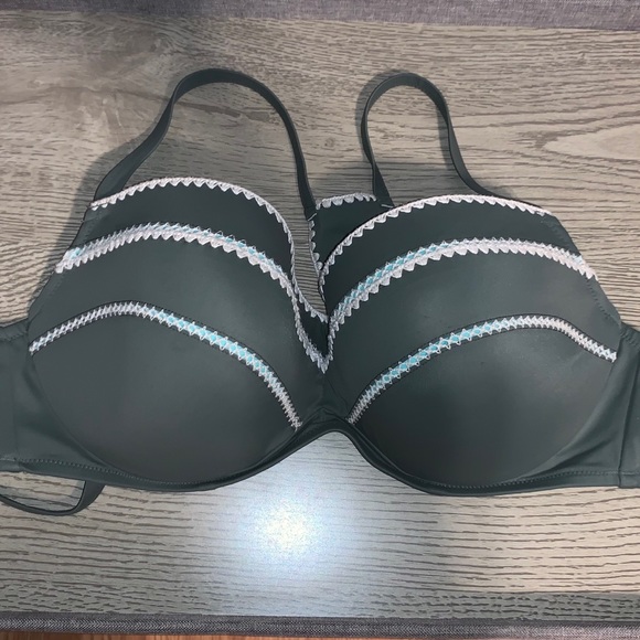 Olive green bikini top - Picture 1 of 4